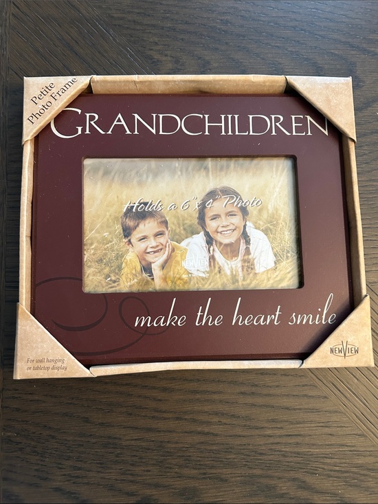 Other - Grandchildren frame 6 x 4 in a box
